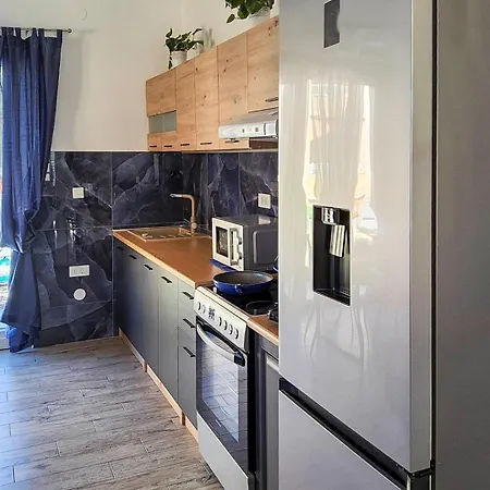 Skojera 3*
